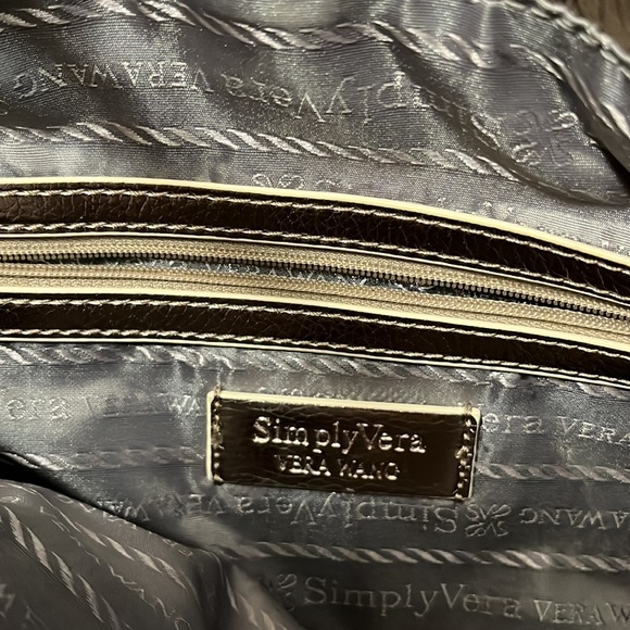 Simply Vera crossbody bag with handles. Pristine inside. - Picture 3 of 5